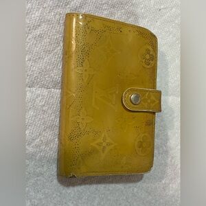Louis Vuitton snap wallet
